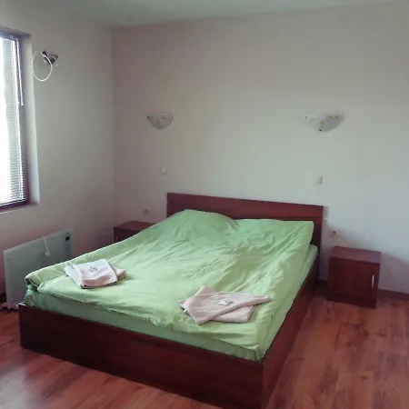 Ganz Real Estate Sarafovo 1 公寓 *