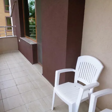 Ganz Real Estate Sarafovo 1 公寓 *