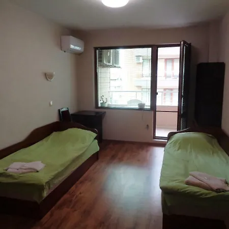 Ganz Real Estate Sarafovo 1 公寓